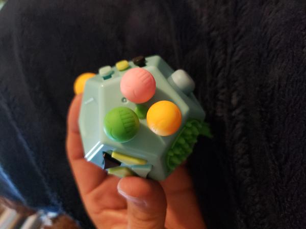 12-Side Fidget Cube for Stress, Anxiety, and Depression Relief photo review