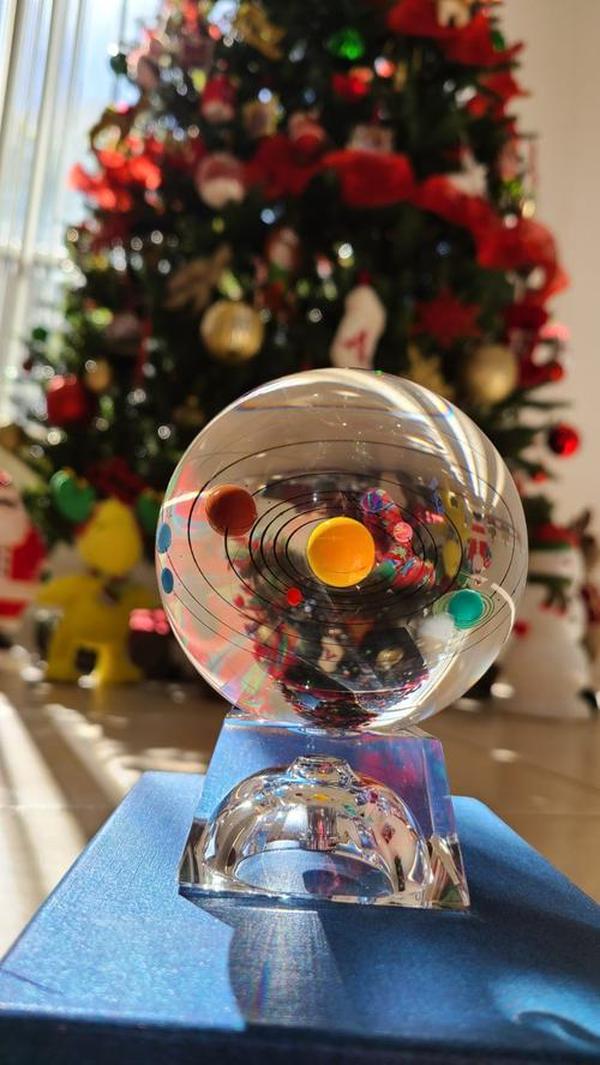 3D Crystal Ball With Solar System Model And LED lamp Base, 3D Crystal Ball Transparent Glowing Milky Way Ornament photo review