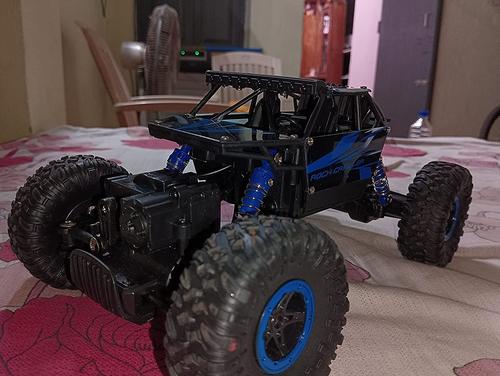 4Wd Rc Monster Truck 1/18 Crawler Car -Road Vehicle 2.4Ghz Remote Control Car photo review