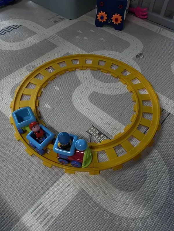 Baby Toys Train Set, Musical Electric Train Toys, Toddler Electric Train Set, Musical Train Toys with Tracks photo review