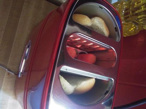 Compact Pop-Up Hot Dog Toaster: Perfect for Small Kitchens photo review