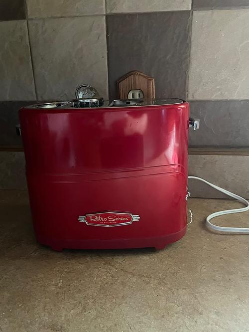 Compact Pop-Up Hot Dog Toaster: Perfect for Small Kitchens photo review