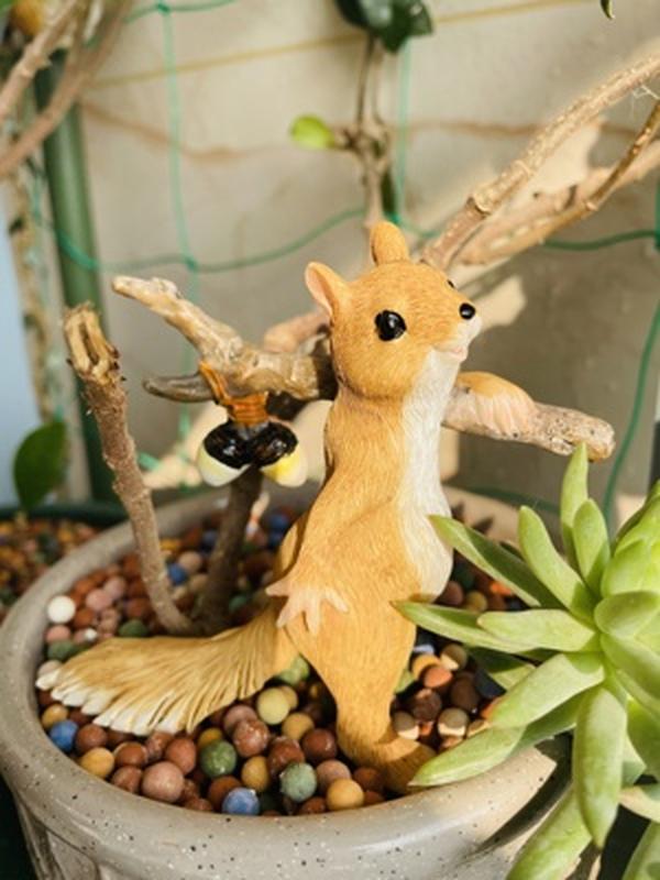 Cute Squirrel Ornaments Home Creative Resin Decorations photo review