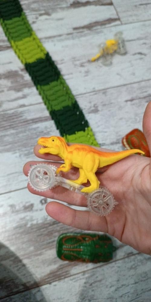 Dinosaur Railway Car Track Racing Toy Set: Unleash Your Child's Imagination! photo review