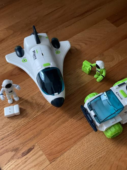 Explore the Galaxy: DIY Interstellar Spaceship Model for Kids photo review