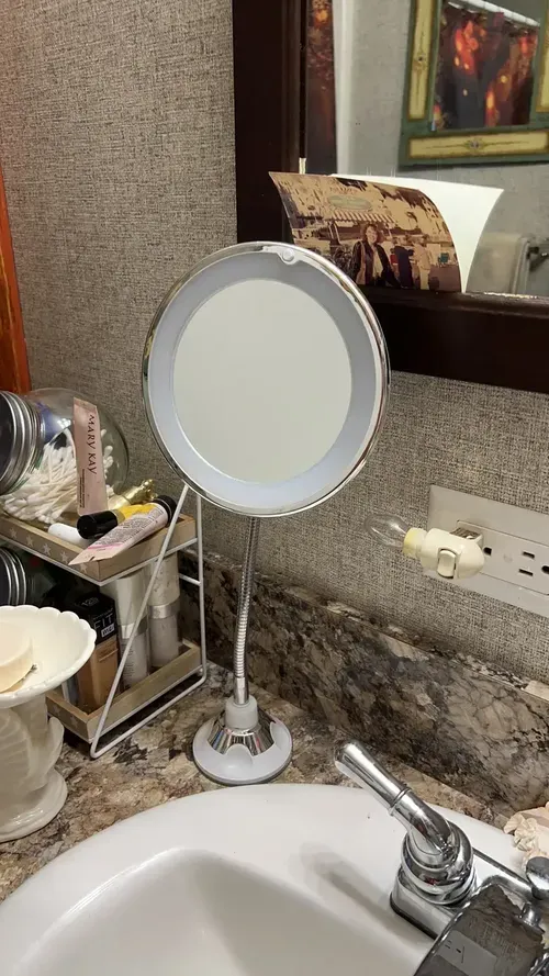 Flexible LED Magnifying Mirror for Makeup photo review