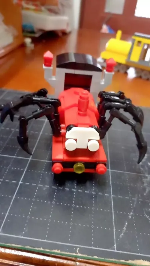 Game Spider Train Building Blocks Toy  Small Train Assembly Model Table Ornaments photo review