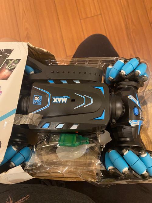 Gesture Sensing Stunt Remote Control Car photo review