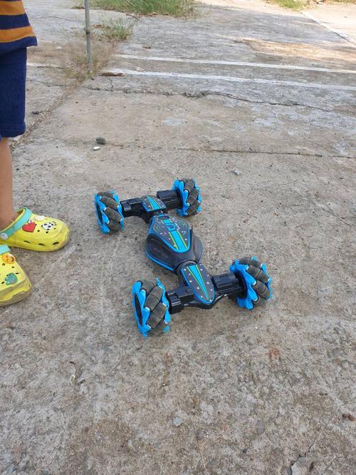 Gesture Sensing Stunt Remote Control Car photo review