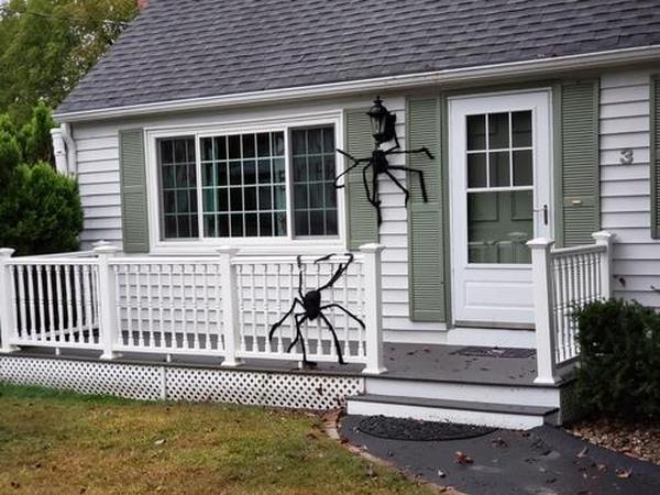 Halloween Outdoor Decorations Hairy Spider, Scary Giant Spider Fake Large Props for Yard Party Decor photo review