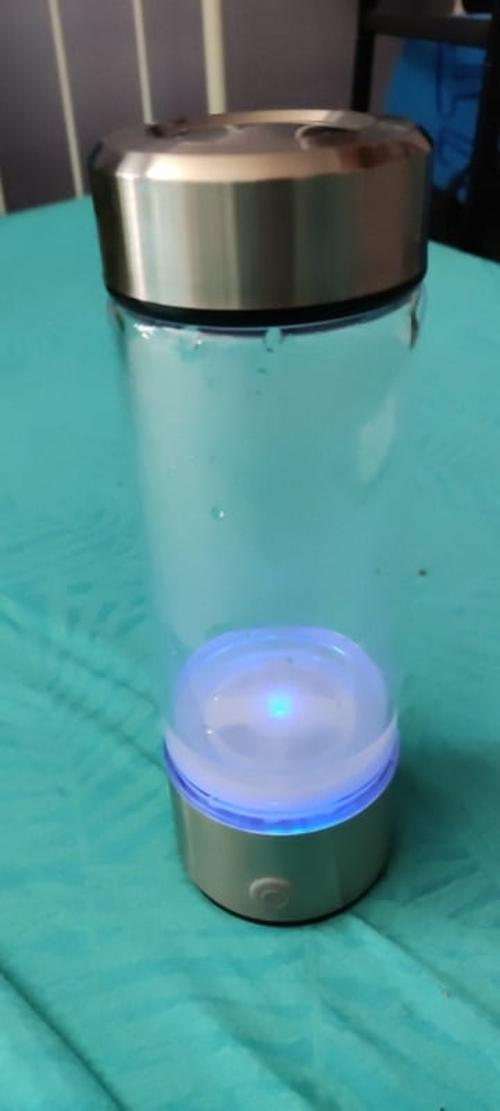 Hydrogen Water Bottle, Portable Water Lonizer, Rechargeable Quantum Hydrogen-rich Water Cup photo review