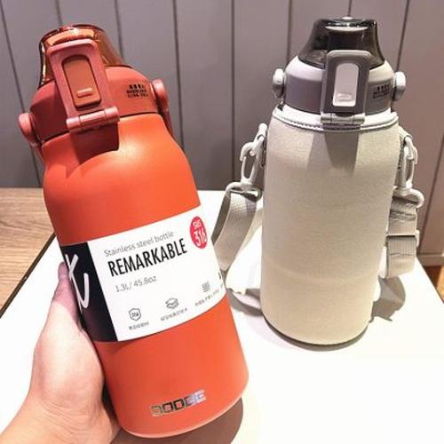 Large Capacity Thermos Bottle With Straw