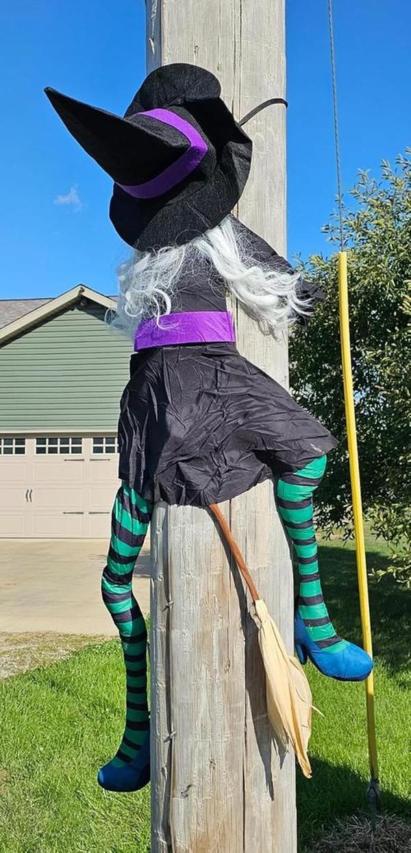 Large Crashing Witch Decor, Halloween Decorations Outdoor Witch Props Ornaments, Outside Garden Funny Witches Crashed photo review