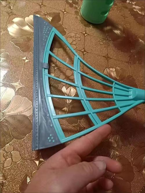 Magic Silicone Broom: Easily Sweep Water & Pet Hair photo review