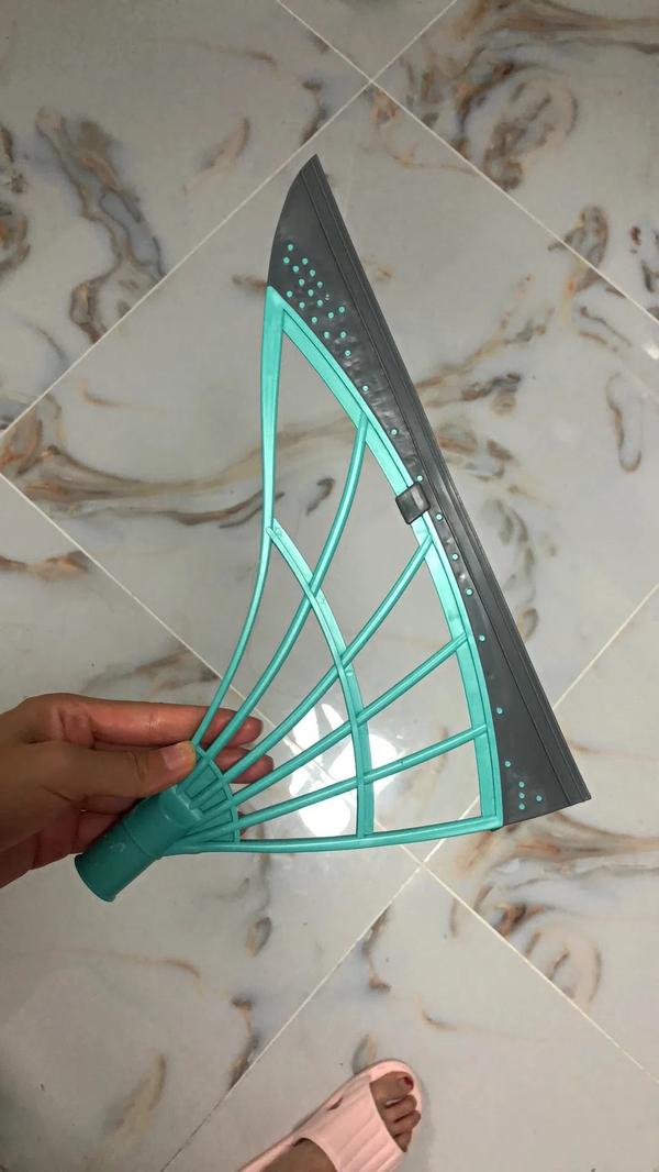 Magic Silicone Broom Sweeping Water And Pet Hair photo review