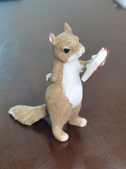 Modern Resin Squirrel Table Lamp for Kids Bedroom Bedside Night Light photo review