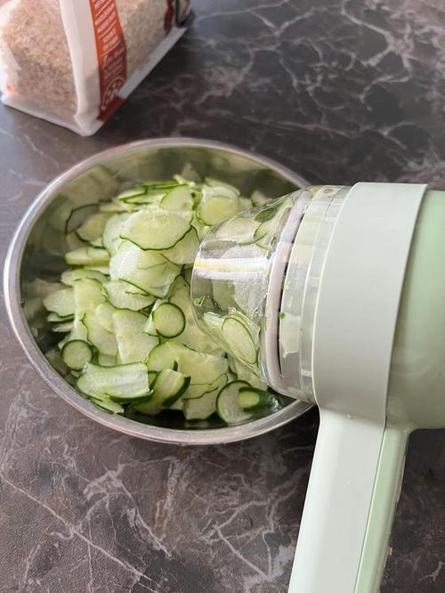 Multifunctional Electric Vegetable Cutter: Save Time and Effort in the Kitchen photo review