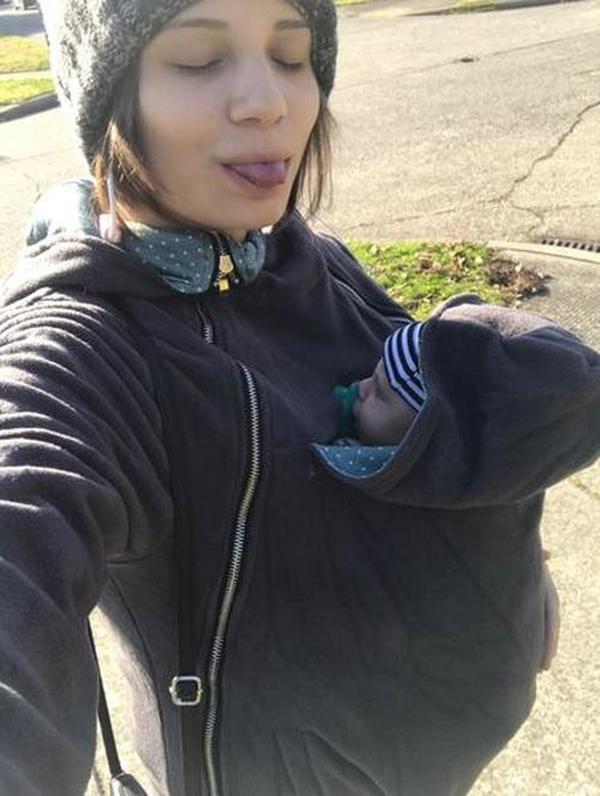 Multifunctional Kangaroo Hoodie for Maternity photo review