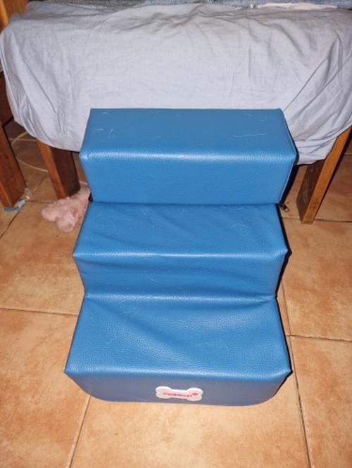 Portable Dog Stairs for High Beds, Sofa, Couch - Lightweight & Durable photo review