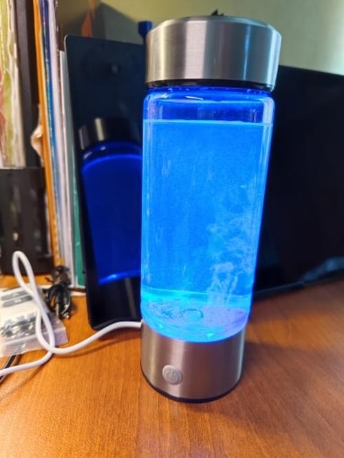 Portable Hydrogen Water Bottle Generator - Alkaline Maker, Water Ionizer, Antioxidan photo review