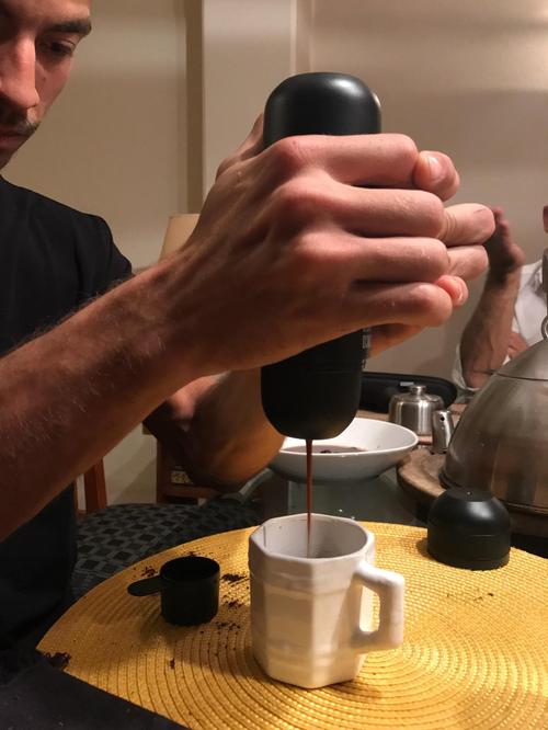 Portable Mini Coffee Maker: Enjoy Fresh Brew Anywhere photo review