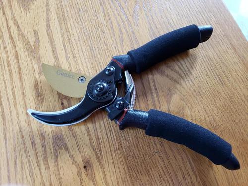 Professional Premium Titanium Bypass Pruning Shears photo review