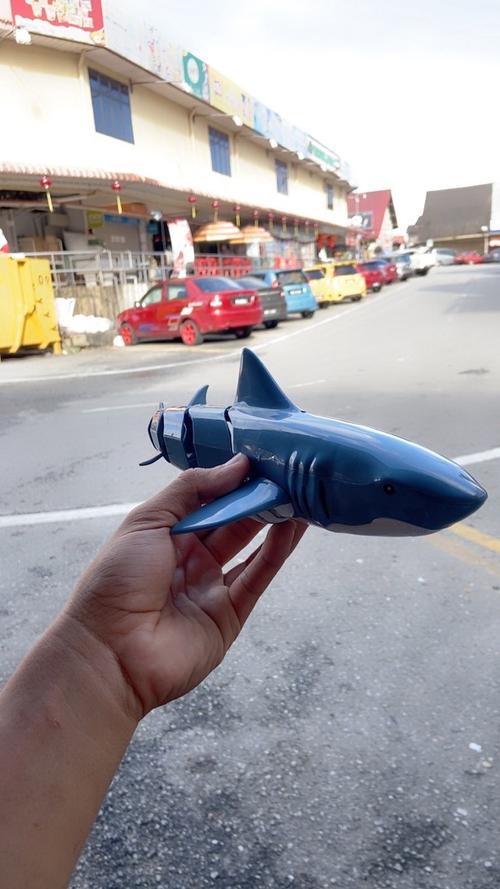 Remote Control Shark Toy 2.4G 1:18 Radio Rc Shark Toy photo review