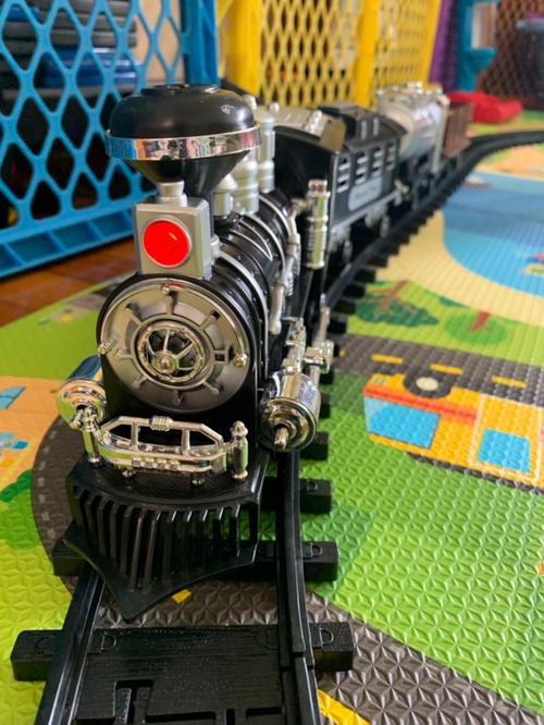 Remote Control Train Set with Smoke, Sound and Light, RC Train Toy Under Christmas Tree, Toy Train Set for Under Christmas Tree photo review