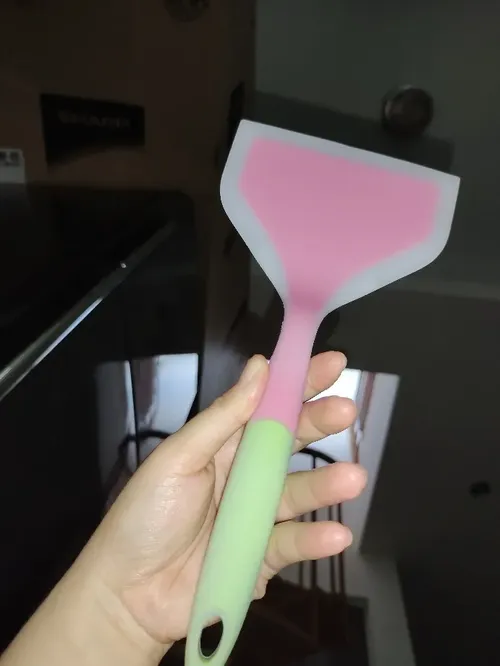 Silicone Spatula for Cooking Meat, Egg, Pizza - Non-Stick, Wide, Color Randomly photo review