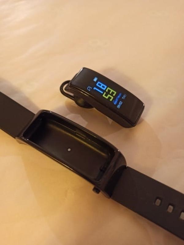 Smart Bracelet With Bluetooth Earphones photo review