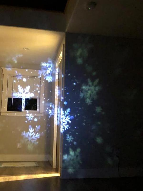 Snowflake Projector Lights Outdoor, Snowfall Lamp Night Light Projection, LED Christmas Projector Lights Waterproof photo review