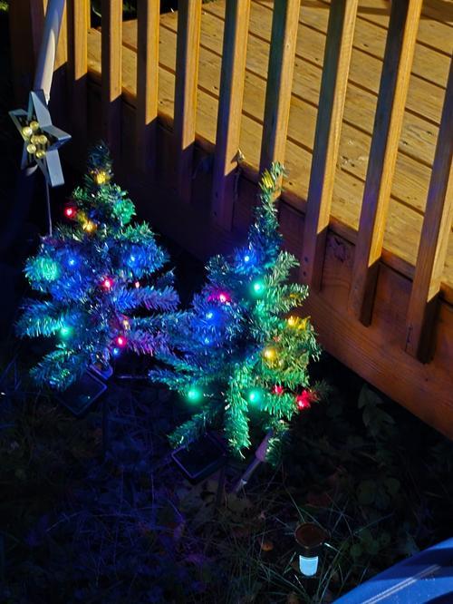 Solar Christmas Garden Stake Lights, Decorative Xmas Tree Solar Christmas Yard Stake Outdoor Waterproof Christmas Pathway Lights photo review