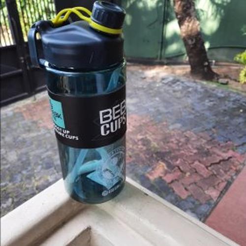 Summer Large Capacity Sports Water Bottle photo review