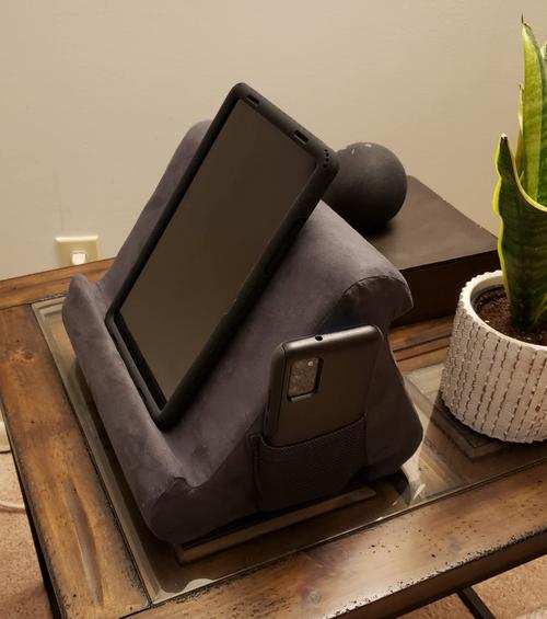 Tablet Lap Pillow Pad Stand: Ergonomic Comfort for Hands-Free Viewing photo review