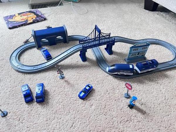 Train Sets for Boys and Girls, Battery Operated Train Set with Tracks Magnetic Connection, Train Set for Toddler photo review