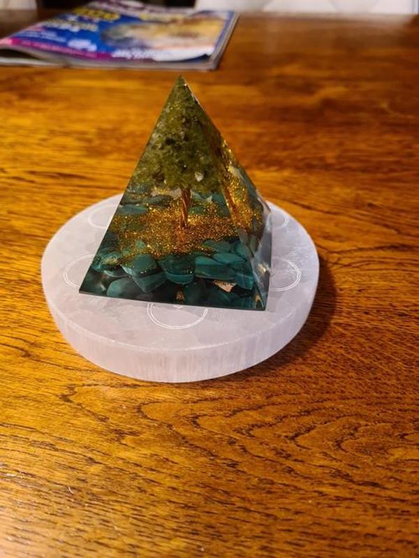 Tree Of Life Peridot With Tiger Eye Orgone Pyramid photo review