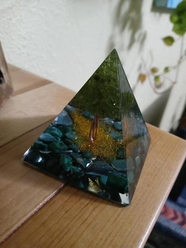 Tree Of Life Peridot With Tiger Eye Orgone Pyramid photo review