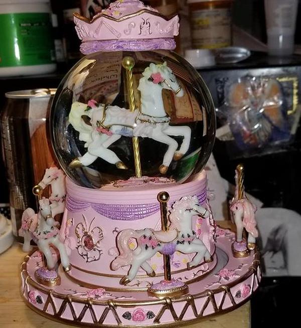 Wrapped Music Box Carousel Horses Color Lights, Unicorn Musical Snow Globe, Crystal Music Box Carousel photo review